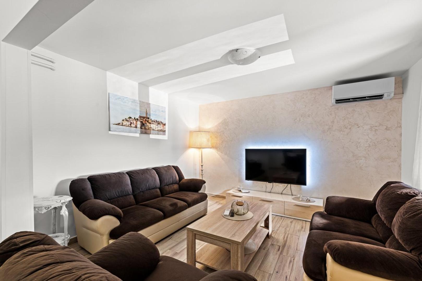 Sea View Apartments With Shared Pool โปแมร์ ภายนอก รูปภาพ
