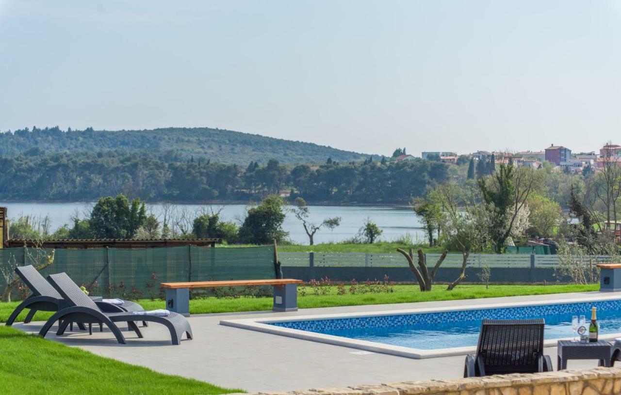 Sea View Apartments With Shared Pool โปแมร์ ภายนอก รูปภาพ