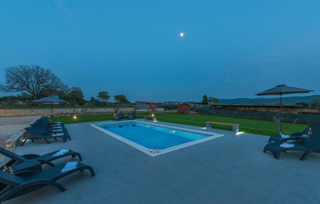 Sea View Apartments With Shared Pool โปแมร์ ภายนอก รูปภาพ